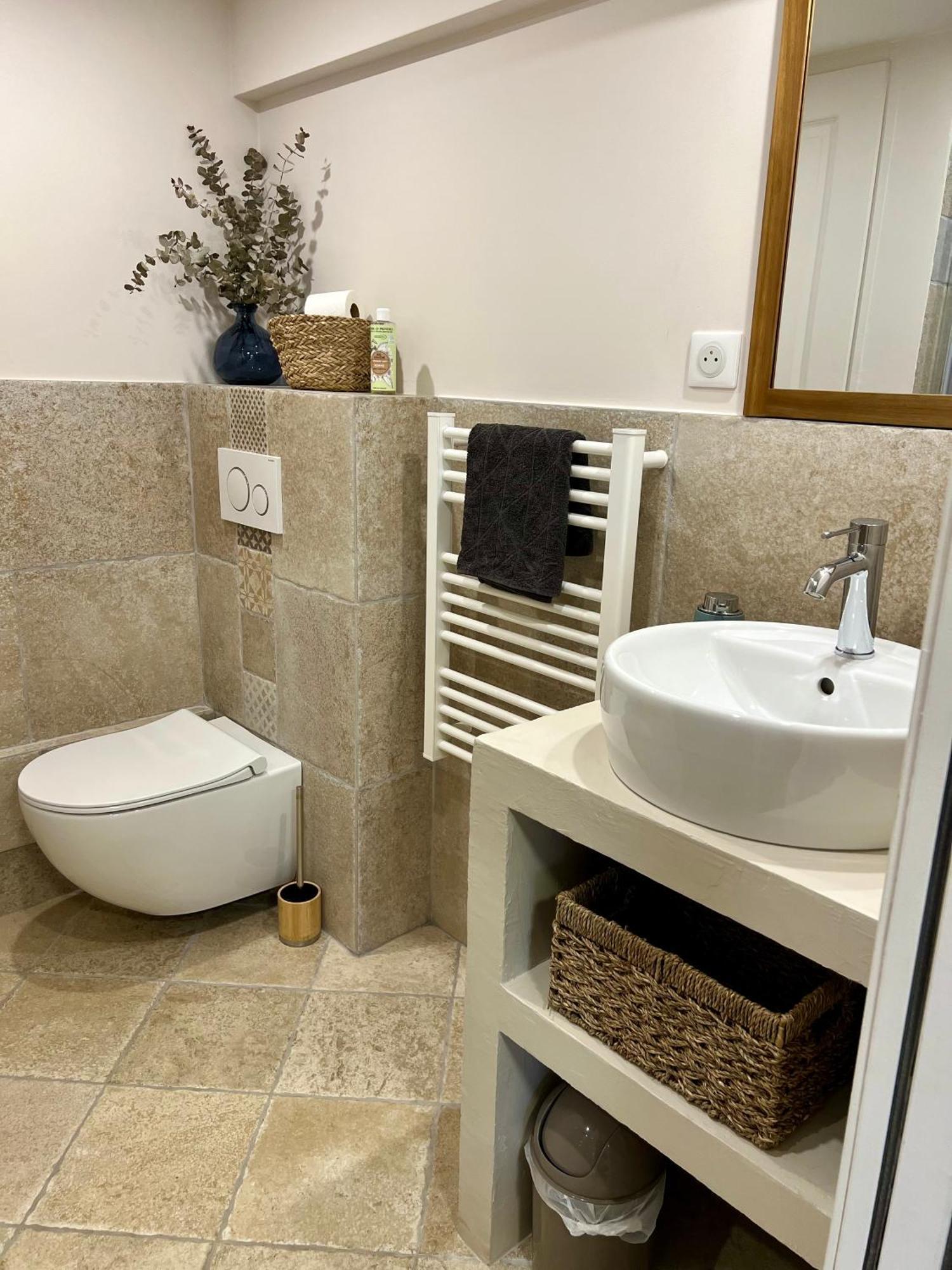 Studio With Private Car Park And Air Con Valbonne Exterior foto