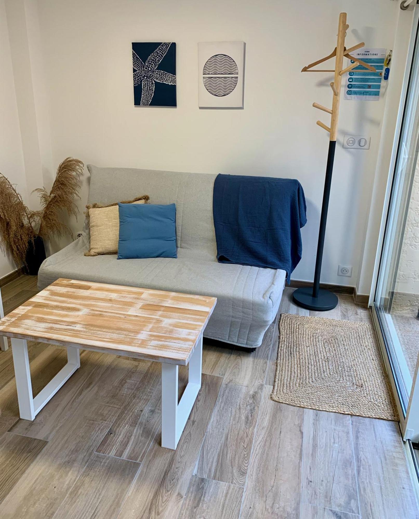 Studio With Private Car Park And Air Con Valbonne Exterior foto