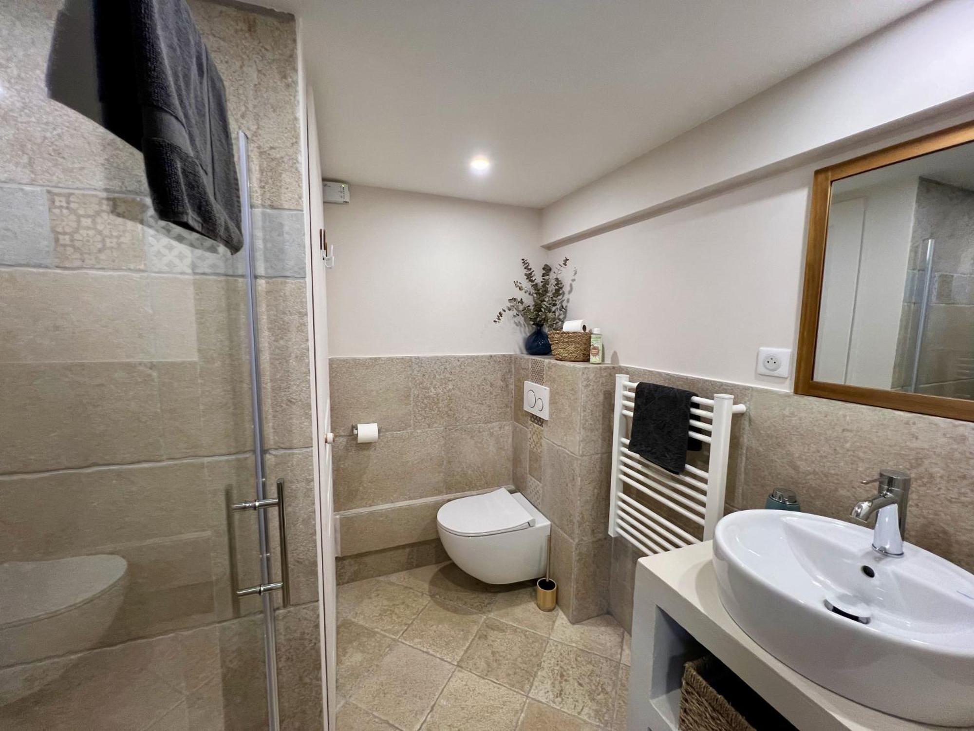 Studio With Private Car Park And Air Con Valbonne Exterior foto